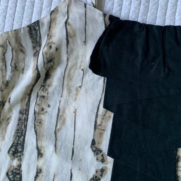 Kenzie tank top, front detail, adjustable straps. - Picture 7 of 7